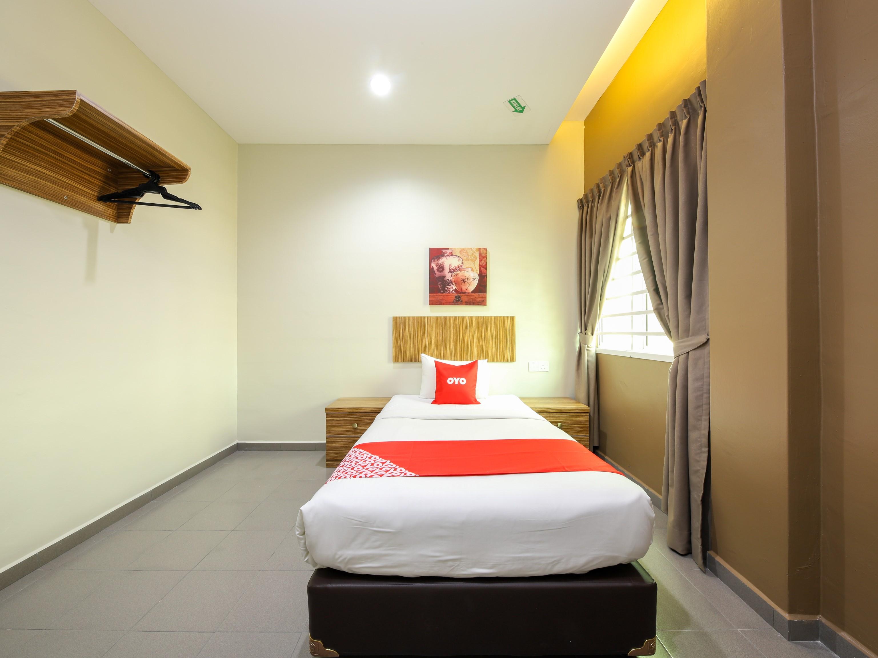 Oyo 89839 Riaz Hotel Malacca Εξωτερικό φωτογραφία