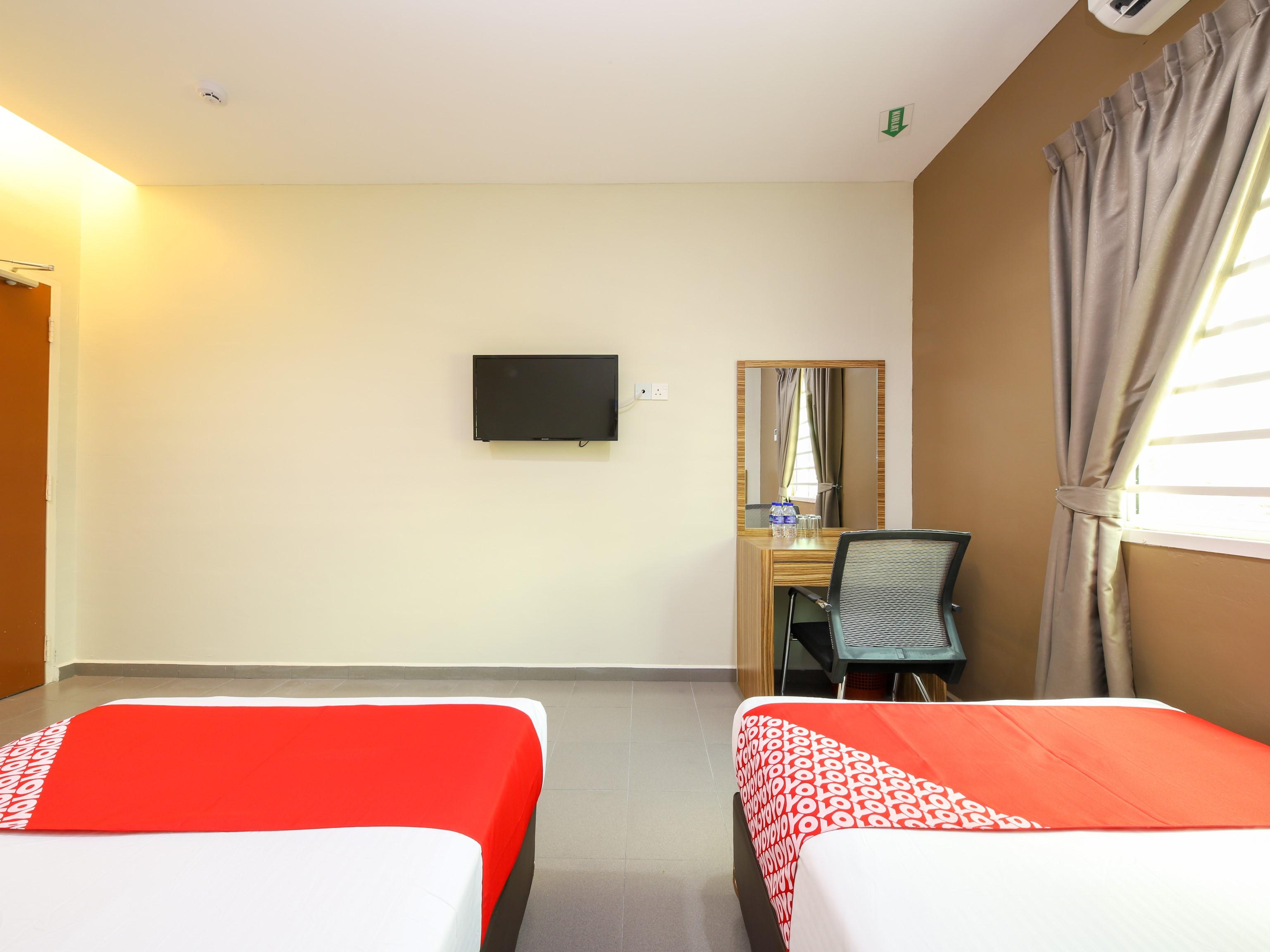 Oyo 89839 Riaz Hotel Malacca Εξωτερικό φωτογραφία