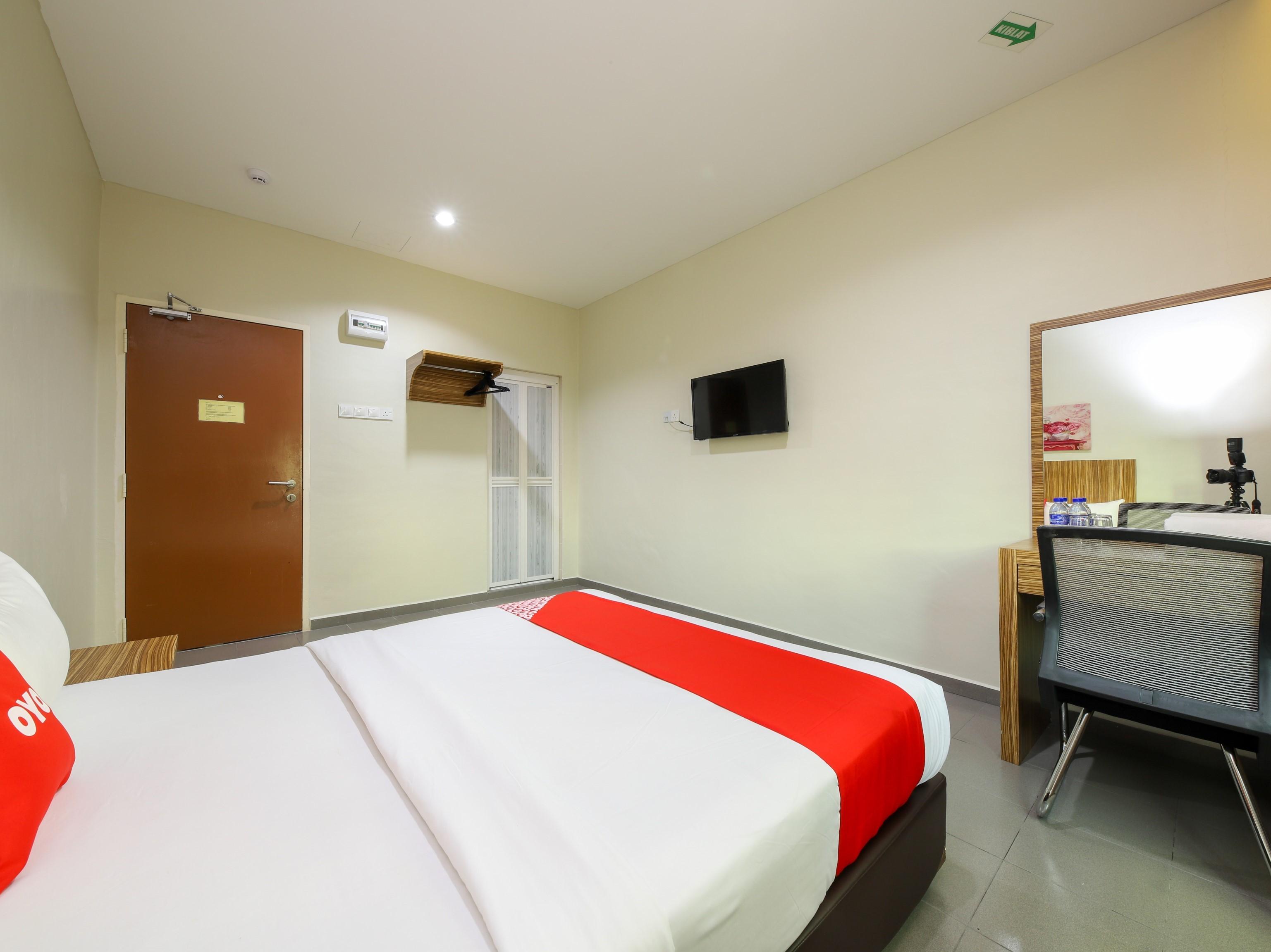 Oyo 89839 Riaz Hotel Malacca Εξωτερικό φωτογραφία