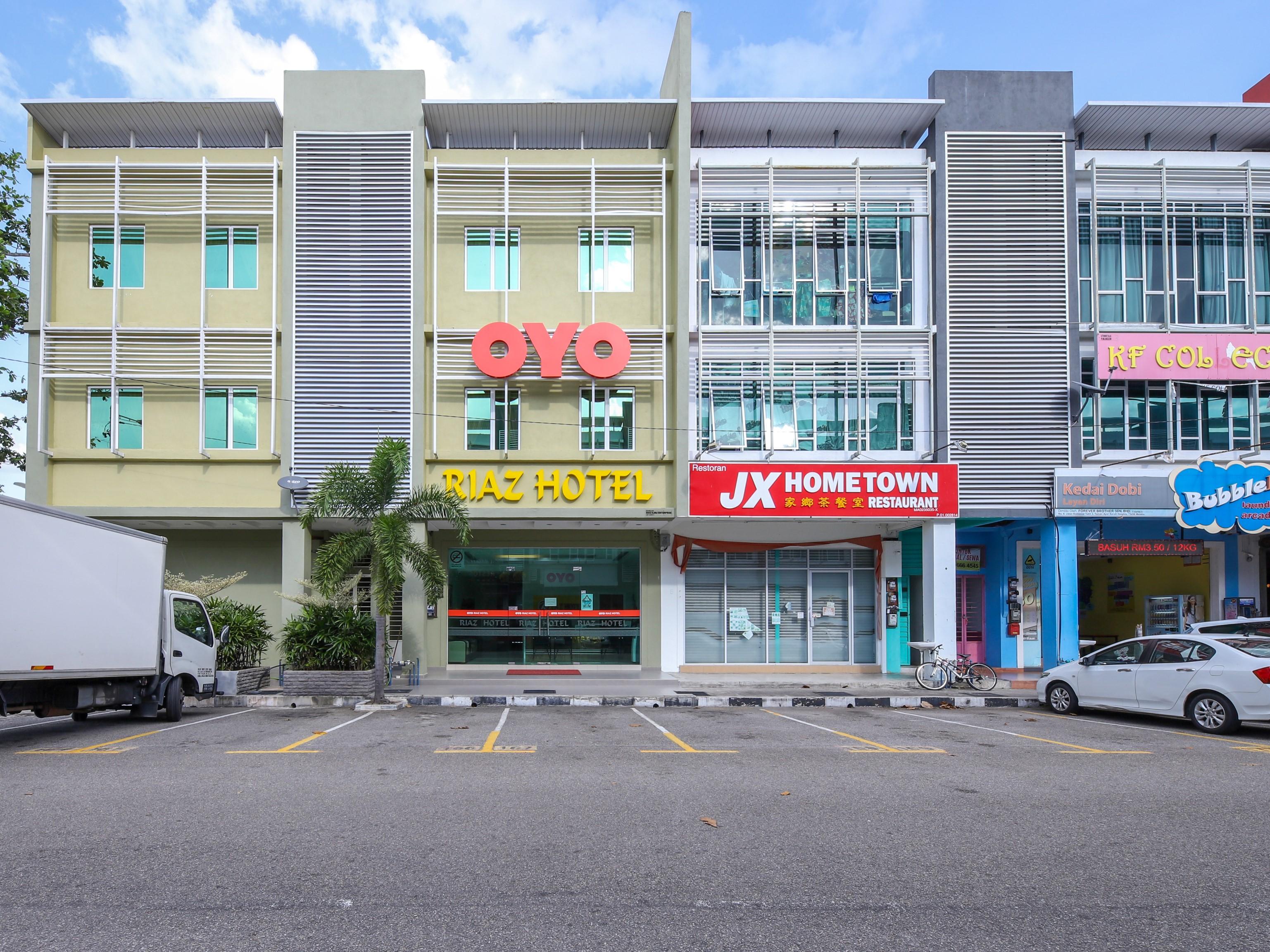 Oyo 89839 Riaz Hotel Malacca Εξωτερικό φωτογραφία