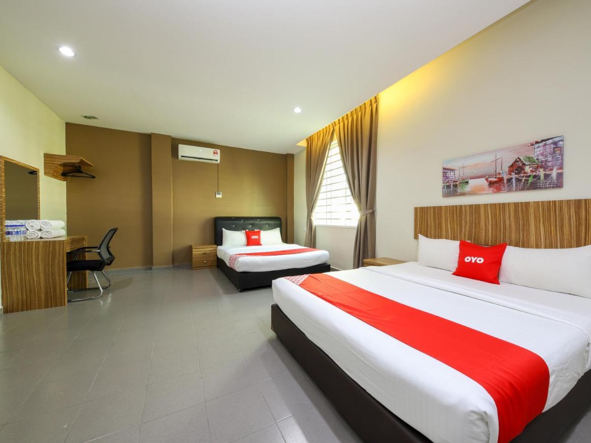 Oyo 89839 Riaz Hotel Malacca Εξωτερικό φωτογραφία