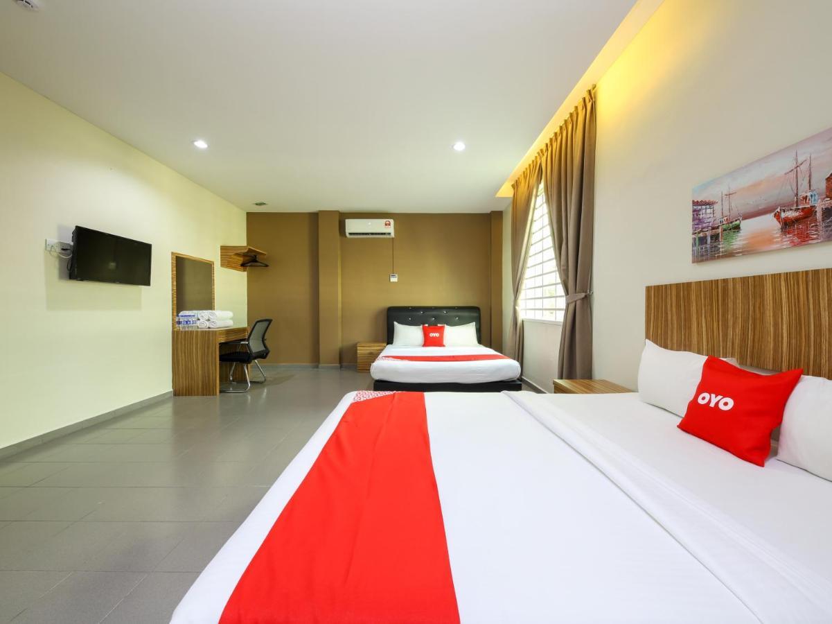 Oyo 89839 Riaz Hotel Malacca Εξωτερικό φωτογραφία